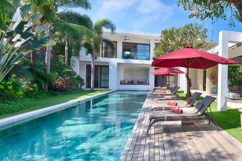 5 bedrooms Villa in Seminyak, Badung, Indonesia No. 10054 13