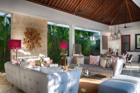 5 bedrooms Villa in Seminyak, Badung, Indonesia No. 10054 12