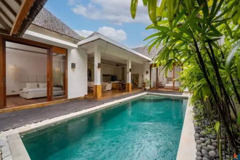 2 bedrooms Villa in Seminyak, Badung, Indonesia No. 10516 1