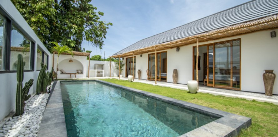 4 bedrooms Villa in Canggu, Badung, Indonesia No. 10663