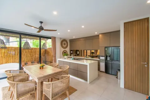 4 bedrooms Villa in Canggu, Badung, Indonesia No. 10570 5