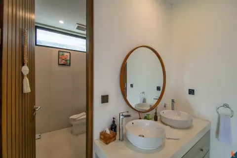 4 bedrooms Villa in Canggu, Badung, Indonesia No. 10570 21