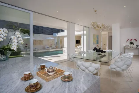 4 bedrooms Villa in Kuta, Badung, Indonesia No. 10573 19