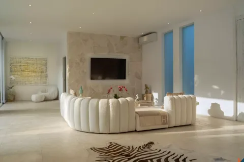 4 bedrooms Villa in Kuta, Badung, Indonesia No. 10573 3