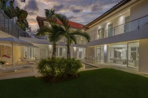 4 bedrooms Villa in Kuta, Badung, Indonesia No. 10573 11