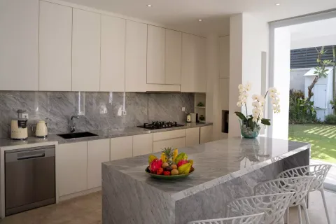 4 bedrooms Villa in Kuta, Badung, Indonesia No. 10573 5