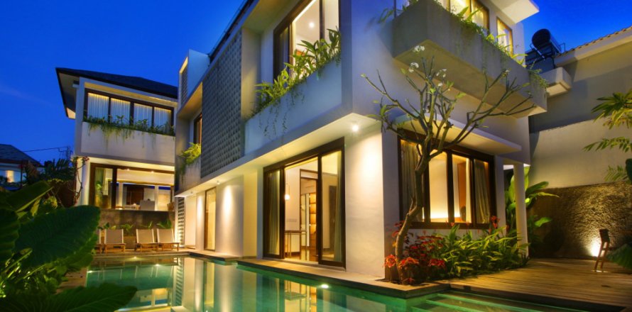 4 bedrooms Villa in Tibubeneng, Badung, Indonesia No. 10576