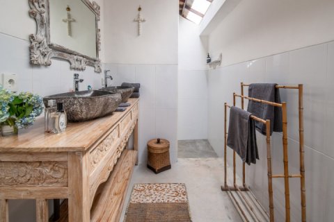 3 bedrooms Villa in Ubud, Gianyar, Indonesia No. 8818 12
