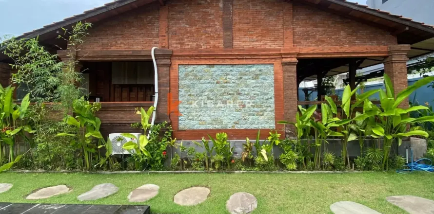 2 bedrooms Villa in Denpasar, Indonesia No. 12450