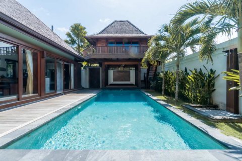4 bedrooms Villa in South Kuta, Badung, Indonesia No. 7760