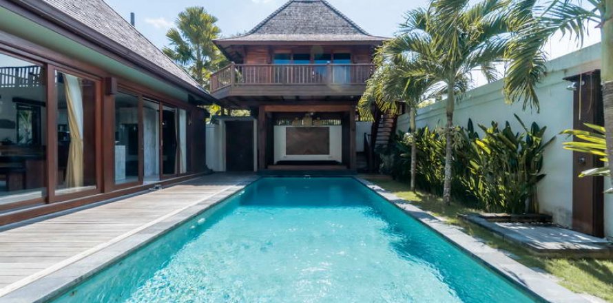 4 bedrooms Villa in South Kuta, Badung, Indonesia No. 7760