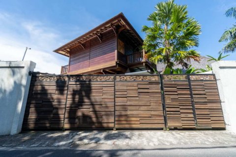 4 bedrooms Villa in South Kuta, Badung, Indonesia No. 7760 3