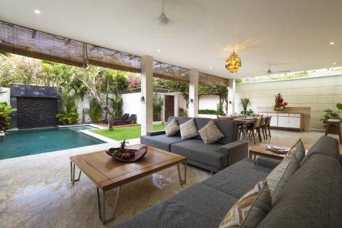3 bedrooms Villa in Seminyak, Badung, Indonesia No. 1406 4