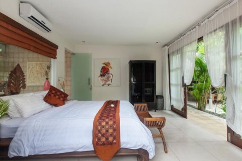 2 bedrooms Villa in Seminyak, Badung, Indonesia No. 1421 22