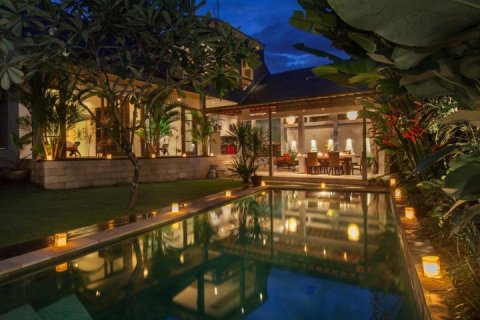 2 bedrooms Villa in Seminyak, Badung, Indonesia No. 1421 24