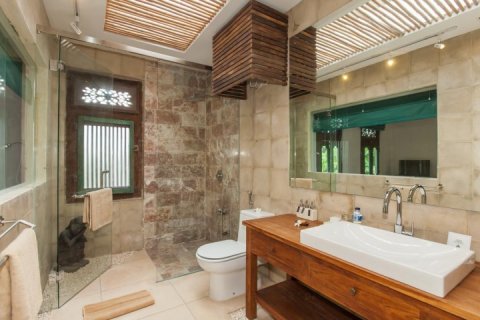 2 bedrooms Villa in Seminyak, Badung, Indonesia No. 1421 16