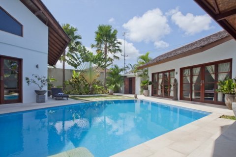 Вилла с 2 спальнями в Seminyak, Бадунг, Индонезия № 1408 2