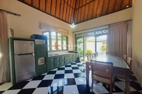 3 bedrooms Villa in Tibubeneng, Badung, Indonesia No. 12594 11