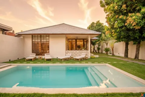 3 bedrooms Villa in Seminyak, Badung, Indonesia No. 10380 2