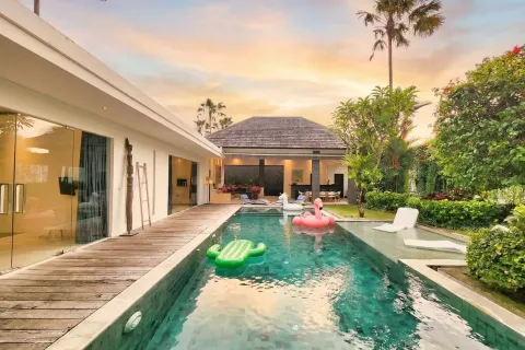 3 bedrooms Villa in Seminyak, Badung, Indonesia No. 10379