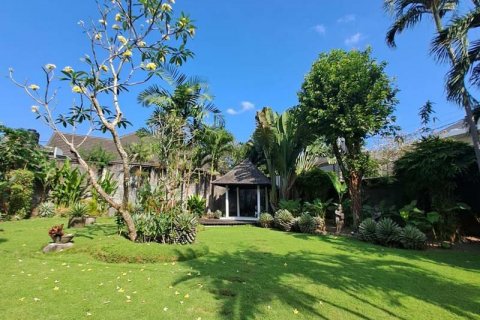 3 bedrooms Villa in Canggu, Badung, Indonesia No. 149 4