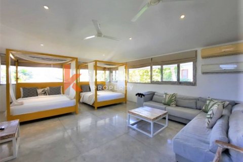3 bedrooms Villa in Tibubeneng, Badung, Indonesia No. 13009 2