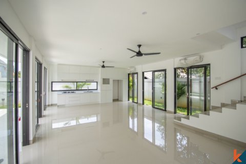 3 bedrooms Villa in Legian, Kuta, Badung, Indonesia No. 11109 2
