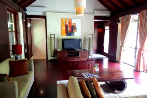 4 bedrooms Villa in Jimbaran, Badung, Indonesia No. 1528 8