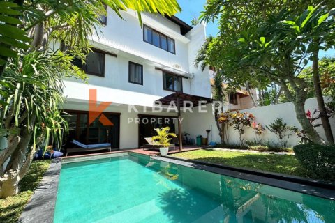 3 bedrooms Villa in Canggu, Badung, Indonesia No. 13074