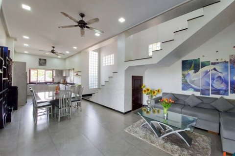 4 bedrooms Villa in South Kuta, Badung, Indonesia No. 11602 2