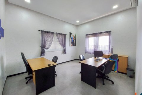 4 bedrooms Villa in South Kuta, Badung, Indonesia No. 11602 11