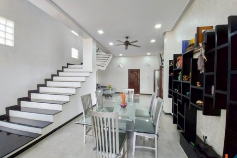 4 bedrooms Villa in South Kuta, Badung, Indonesia No. 11602 12