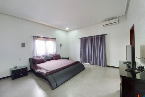 4 bedrooms Villa in South Kuta, Badung, Indonesia No. 11602 3