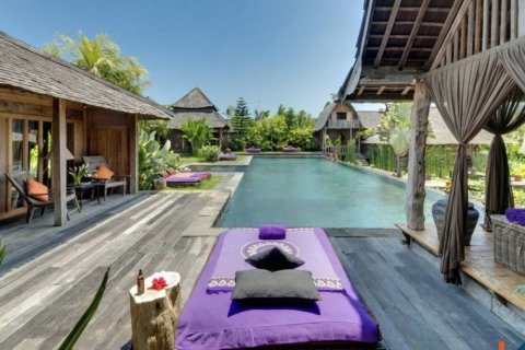 5 bedrooms Villa in Kerobokan, Badung, Indonesia No. 11619 2