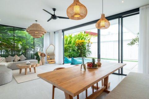 4 bedrooms Villa in Canggu, Badung, Indonesia No. 13739 19