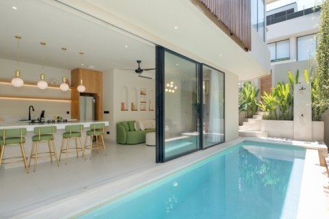 4 bedrooms Villa in Canggu, Badung, Indonesia No. 13740 10