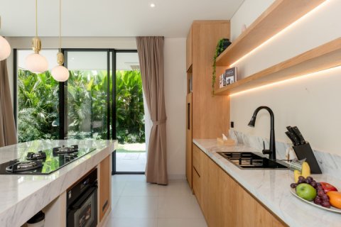 4 bedrooms Villa in Canggu, Badung, Indonesia No. 13740 3