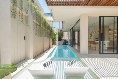 4 bedrooms Villa in Canggu, Badung, Indonesia No. 13740 15