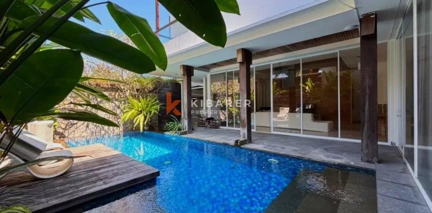 3 bedrooms Villa in Kerobokan, Badung, Indonesia No. 12264