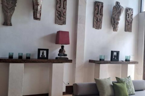 4 bedrooms Villa in Seminyak, Badung, Indonesia No. 8256