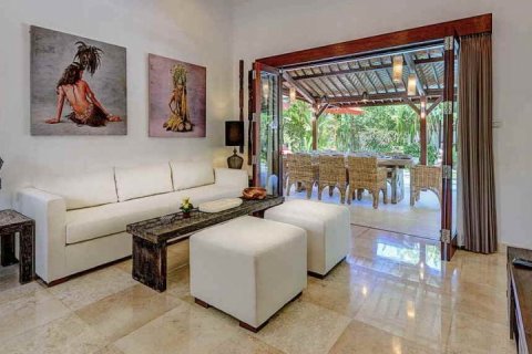 3 bedrooms Villa in Canggu, Badung, Indonesia No. 1823 6