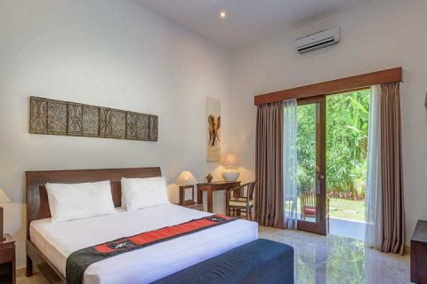 3 bedrooms Villa in Canggu, Badung, Indonesia No. 1823 10