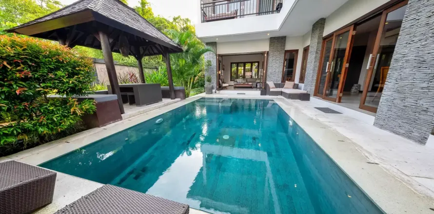 8 bedrooms Villa in Tibubeneng, Badung, Indonesia No. 10224