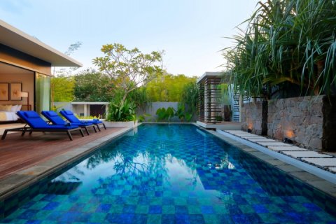 Вилла с 3 спальнями в Nusa Dua, Бадунг, Индонезия № 1349 4