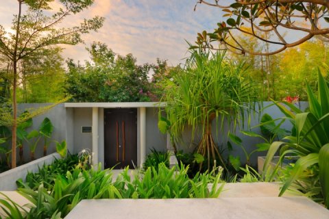 Вилла с 3 спальнями в Nusa Dua, Бадунг, Индонезия № 1349 2