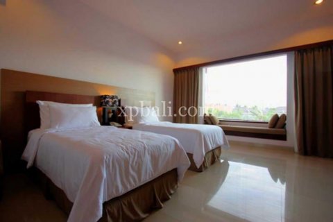 4 bedrooms Villa in Seminyak, Badung, Indonesia No. 530 1
