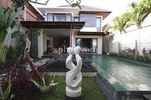 4 bedrooms Villa in Seminyak, Badung, Indonesia No. 530 8