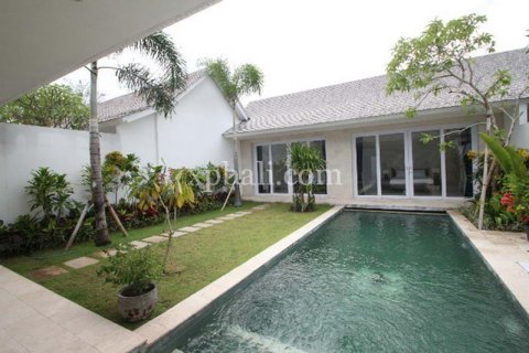 3 bedrooms Villa in Canggu, Badung, Indonesia No. 542 4