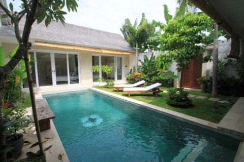 3 bedrooms Villa in Canggu, Badung, Indonesia No. 542