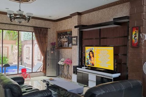 Вилла с 3 спальнями в Kerobokan, Бадунг, Индонезия № 230 8